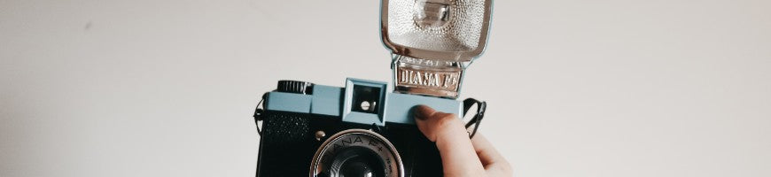 Reportage flash buying guide - camera with flash unit
