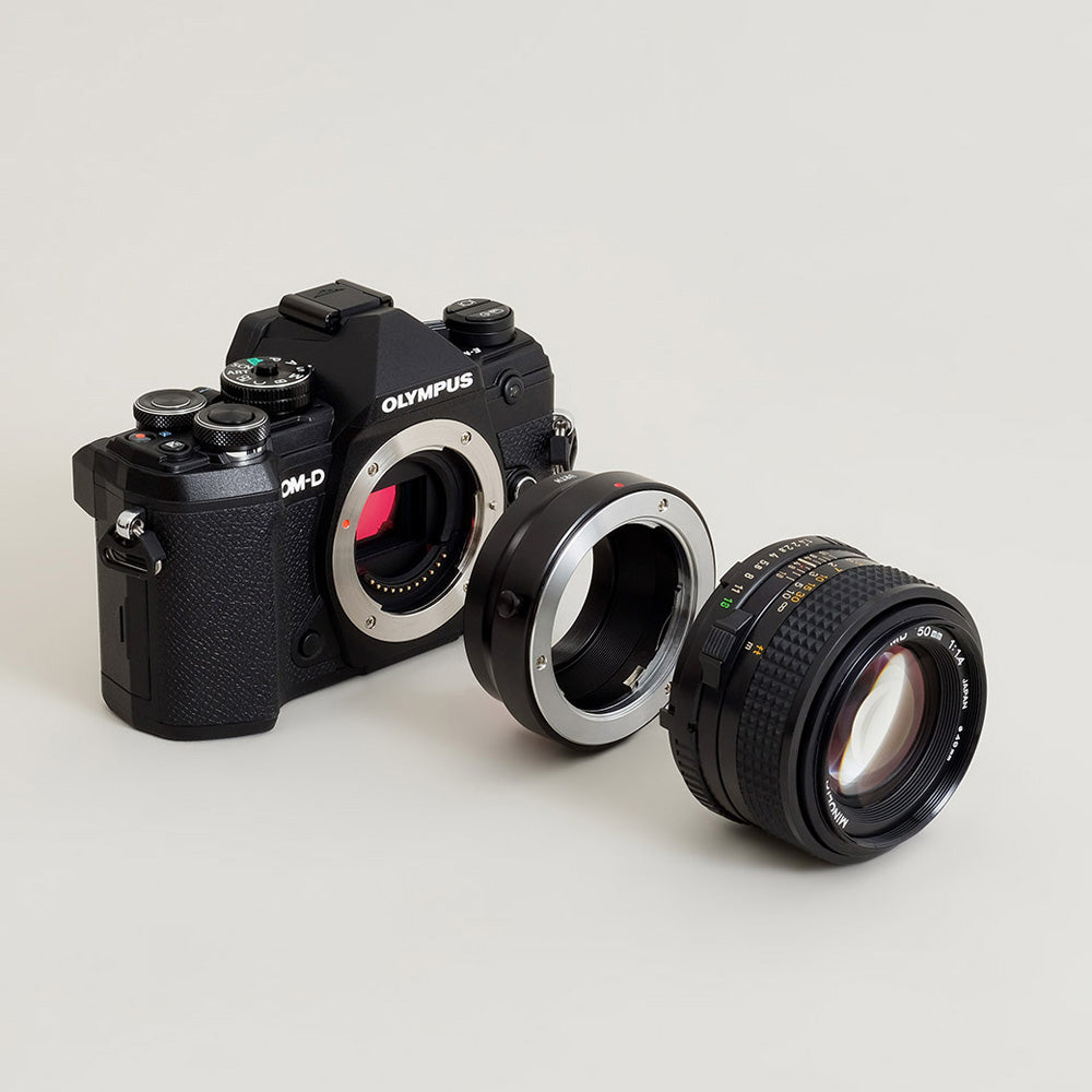 Urth Lens Mount adapter: Compatible with Minolta Rokkor (SR / MD / MC) Lens to Canon RF Camera Body