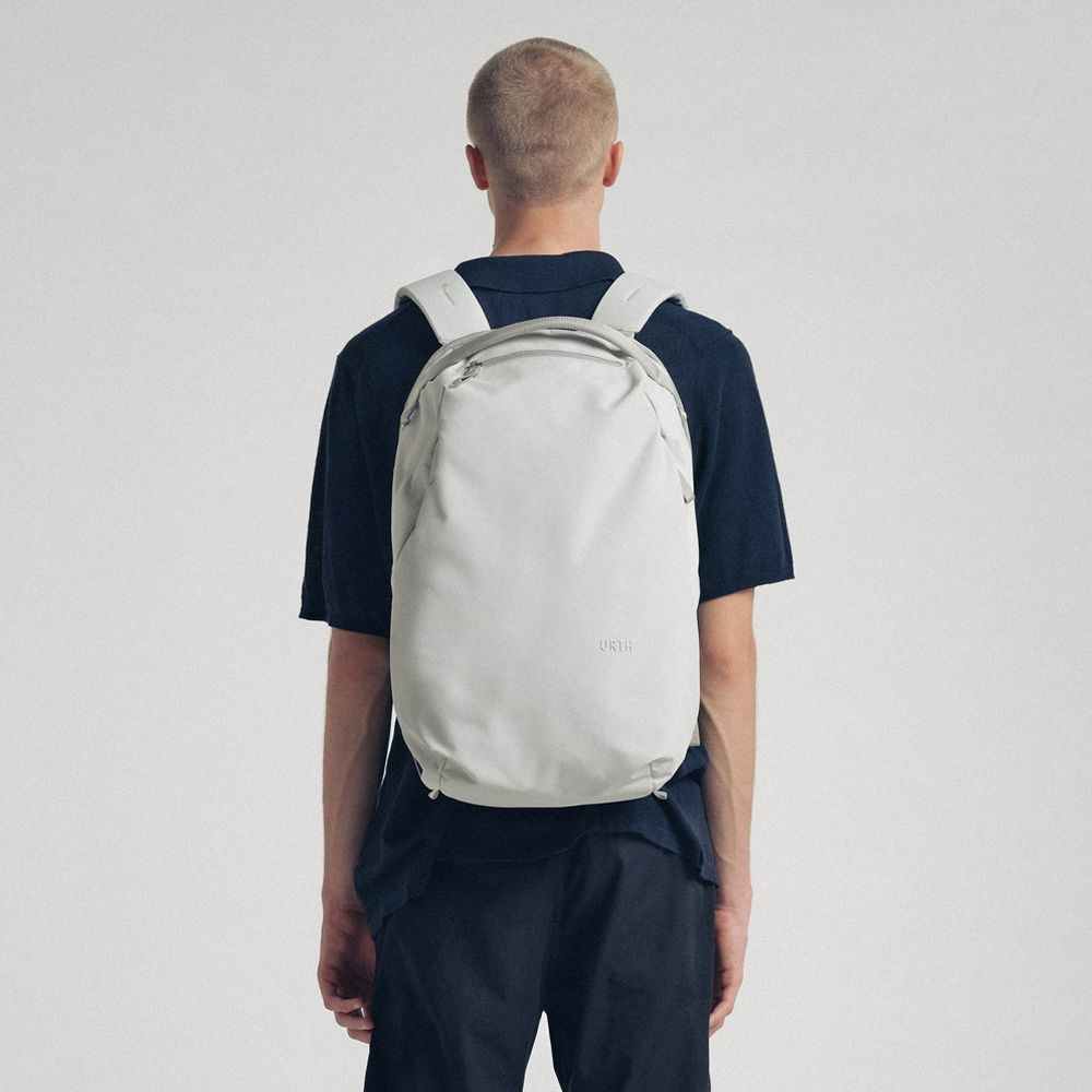 Urth Norite 24L Backpack (Ash Grey)