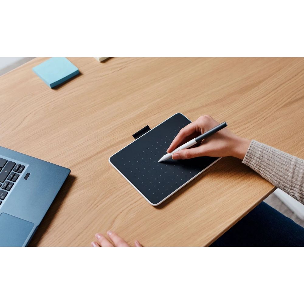 Wacom One S pen tablet