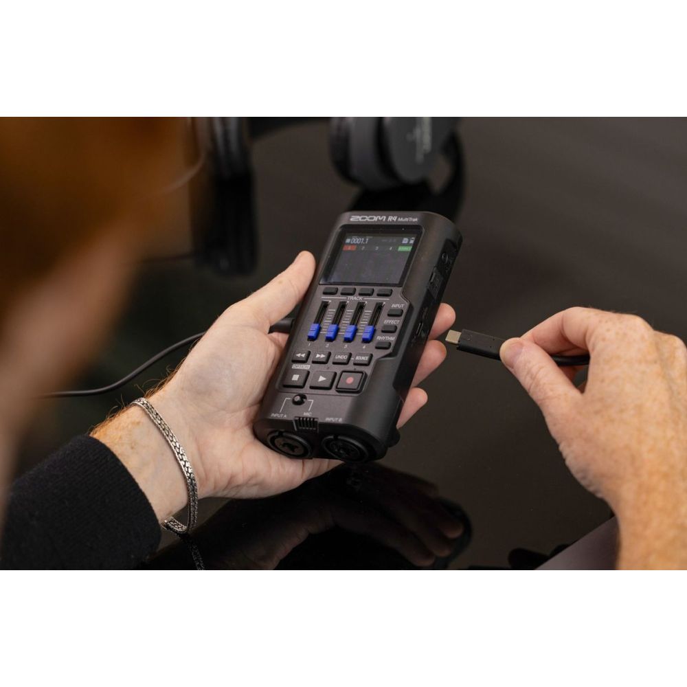 Zoom R4 MultiTrak handheld recorder