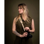 The Hantler Camera Neck strap Ivory / Brass