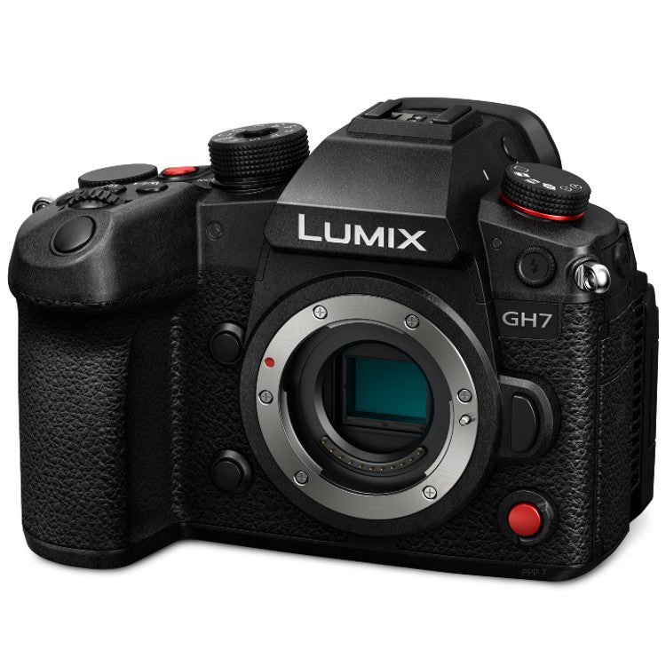 Panasonic Lumix DC-GH7 + Panasonic Lumix G Vario 14-140mm f/3.5-5.6 Power OIS WR