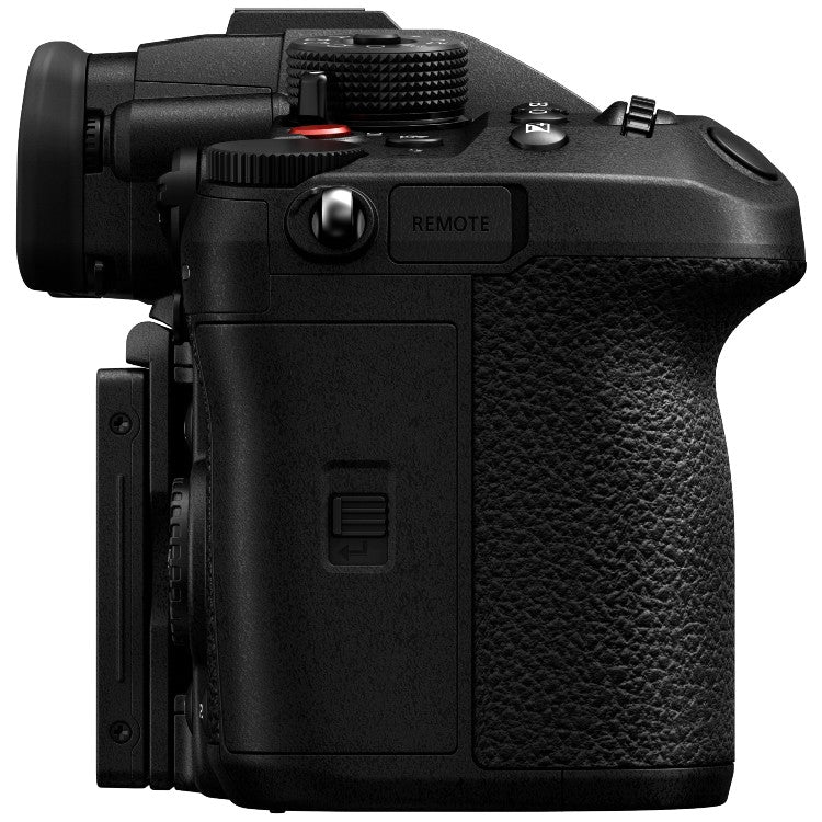 Panasonic Lumix DC-GH7 + Panasonic Lumix G Vario 14-140mm f/3.5-5.6 Power OIS WR