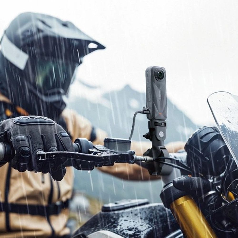 Insta360 All-Weather USB Charging Cover