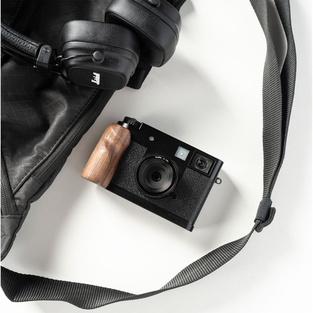 SmallRig 5224 L-Shaped Mount Plate with Wooden Handle for FUJIFILM X half, black