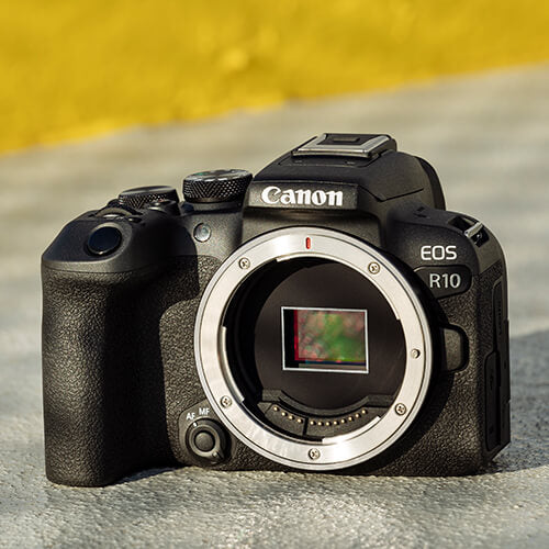 Canon EOS R10 Mirrorless Camera + Sigma 16-300mm f/3.5-6.7 DC OS