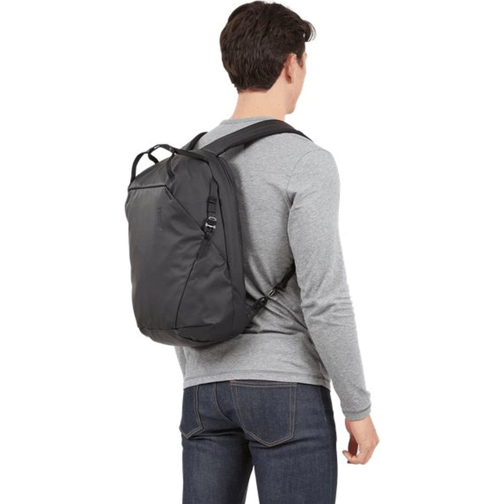 Thule Tact Backpack 16L, black