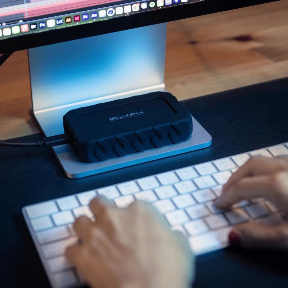 Glyph Atom EX40 High-Intensity USB4 Type-C (40Gb) Bus-Powered NVMe SSD - 1 TB