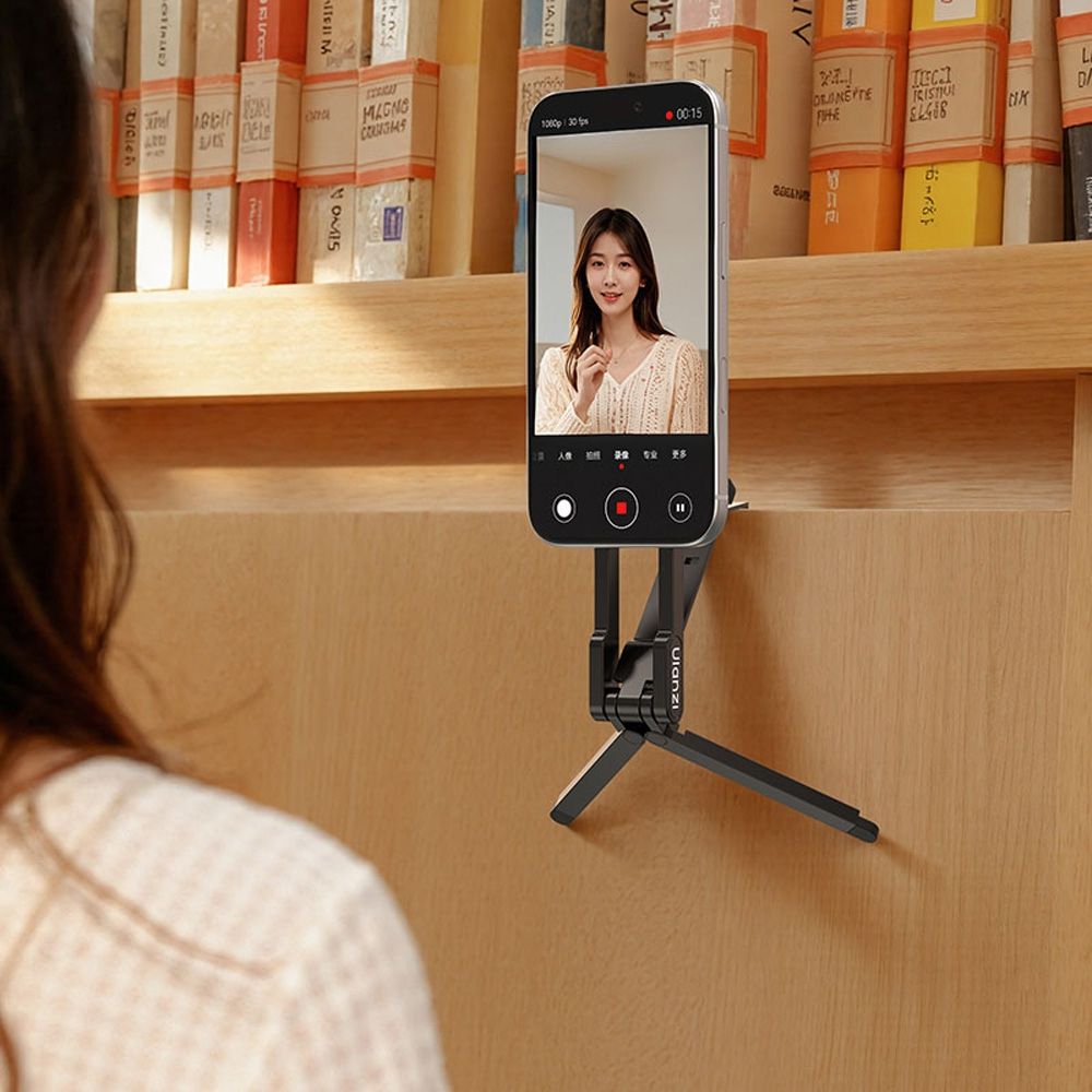 Ulanzi MA57 MagSafe Carabiner Lightweight Phone Tripod