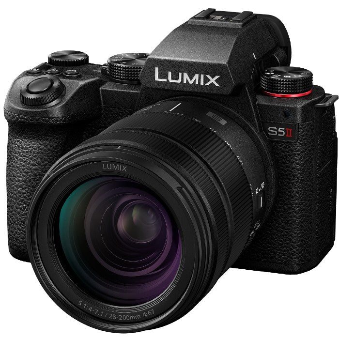 Panasonic Lumix DC-S1R mark II + Lumix S 28-200mm f/4-7.1 MACRO