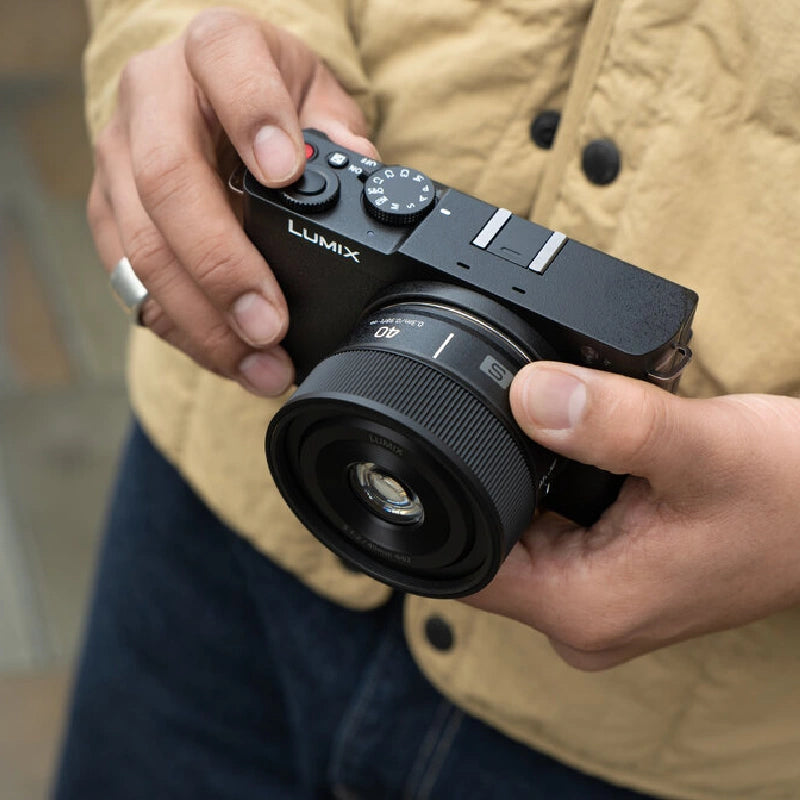Panasonic Lumix DC-S5 II  + Lumix S 40mm f/2.0 zwart